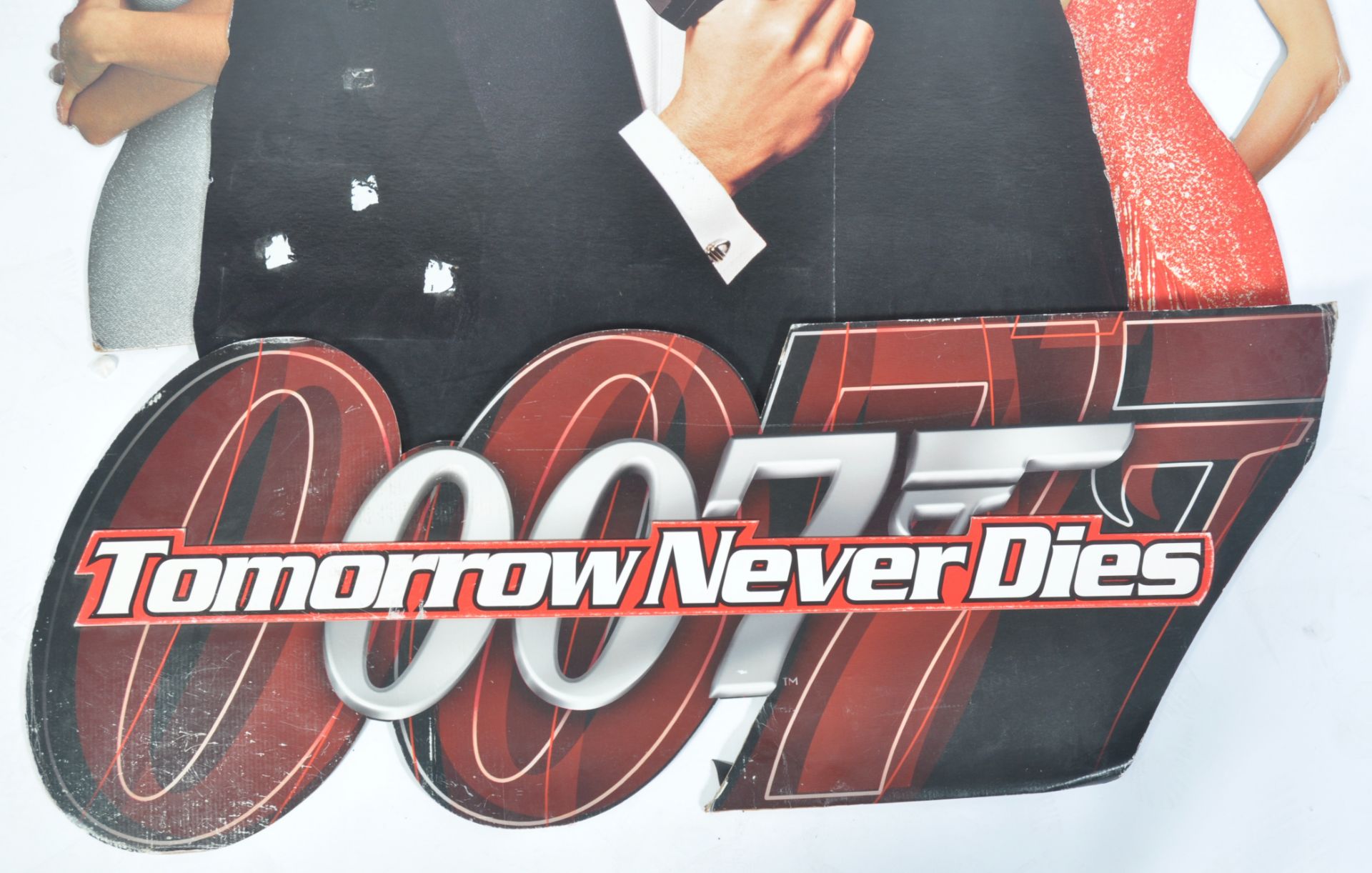 JAMES BOND TOMORROW NEVER DIES CARDBOARD CUT OUT POSTER - Bild 5 aus 6