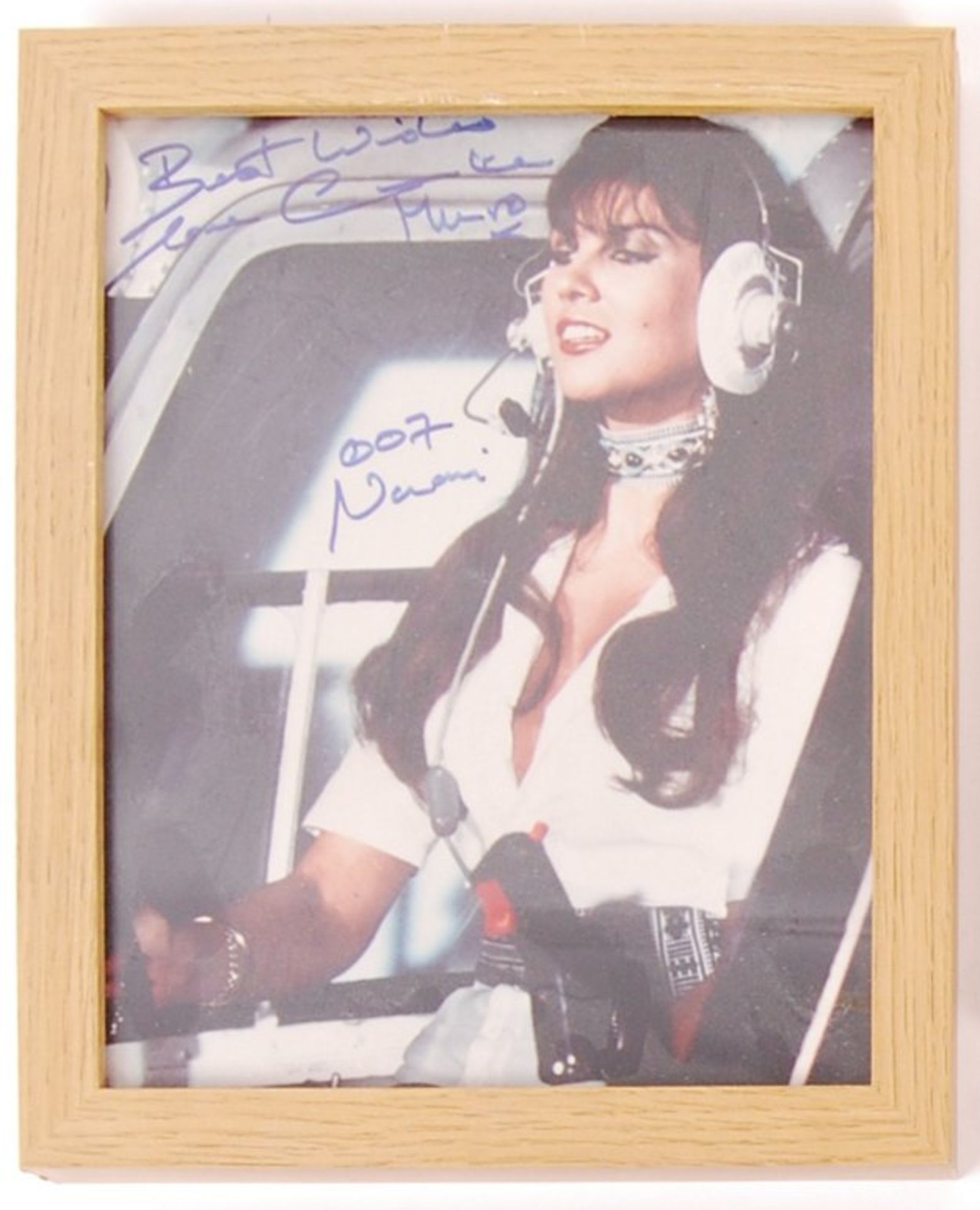 JAMES BOND - COLLECTION OF BOND GIRL AUTOGRAPHS - Bild 3 aus 5