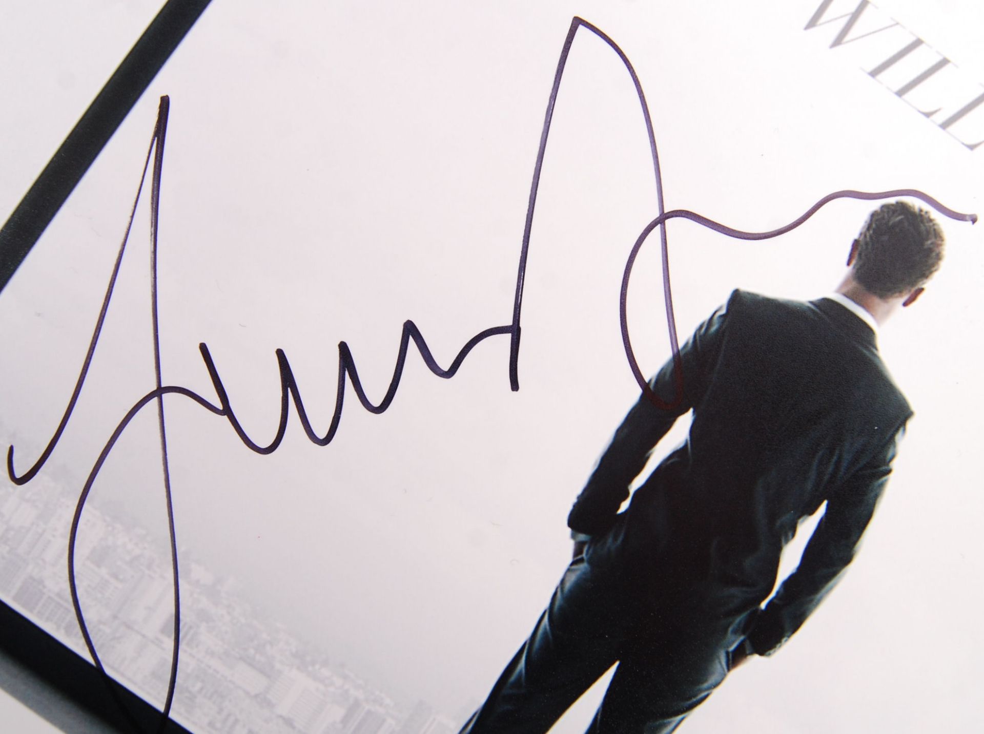 JAMIE DORNAN - FIFTY SHADES OF GREY - SIGNED 8X10" - Bild 2 aus 2