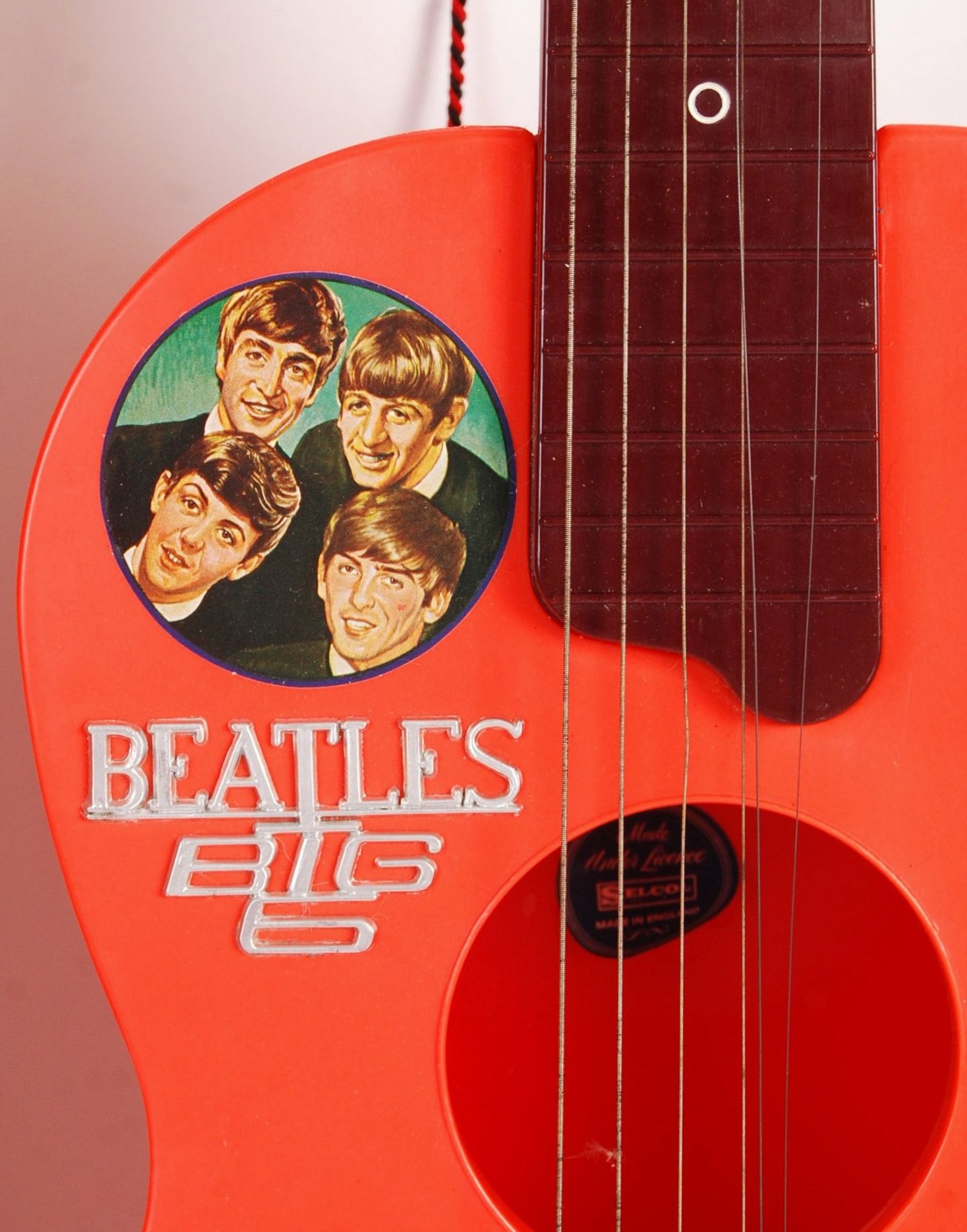 RARE SELCOL 1960'S THE BEALTES BIG 6 PLASTIC TOY GUITAR - Bild 3 aus 7