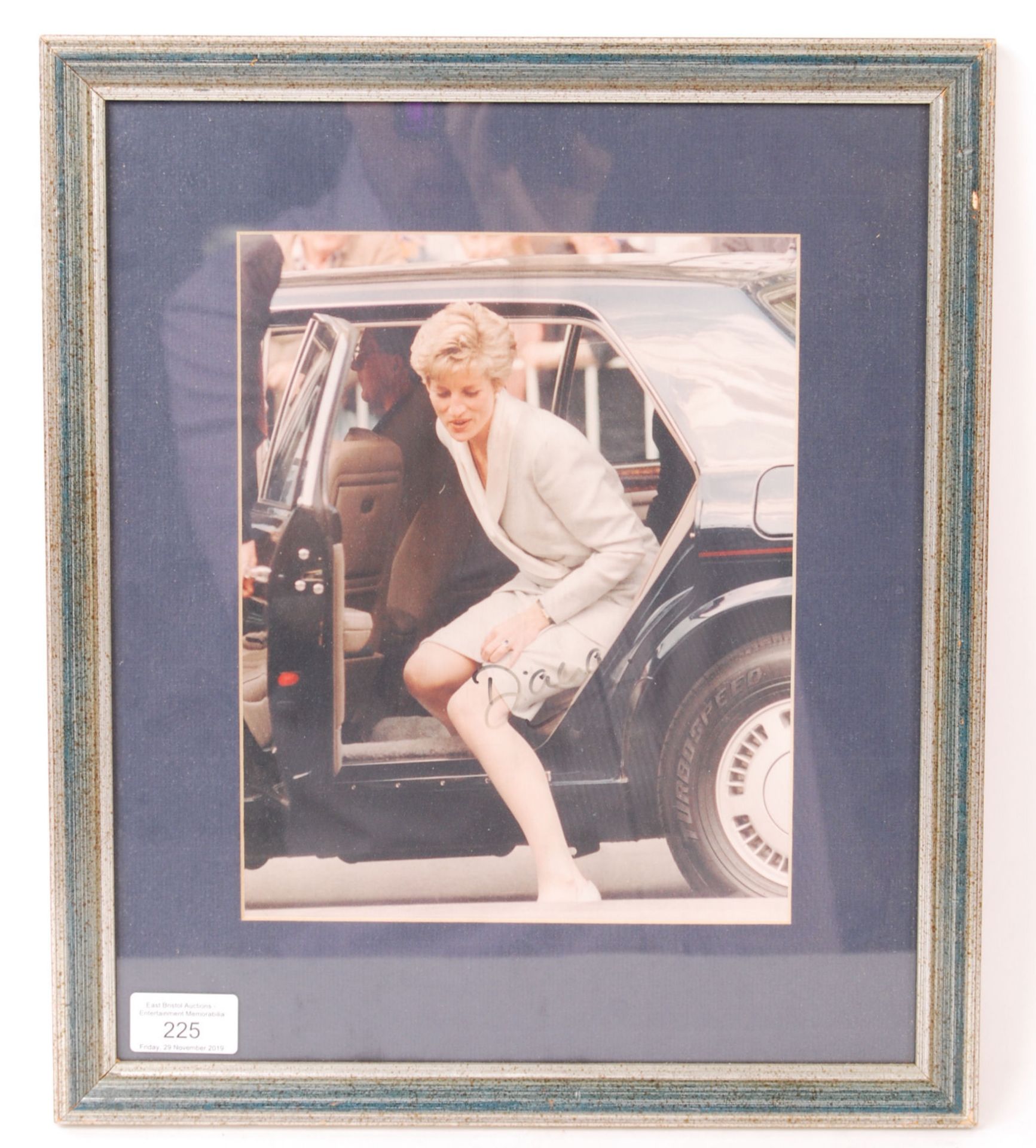 PRINCESS DIANA SIGNED AUTOGRAPHED HAND SIGNED PHOTOGRAPH