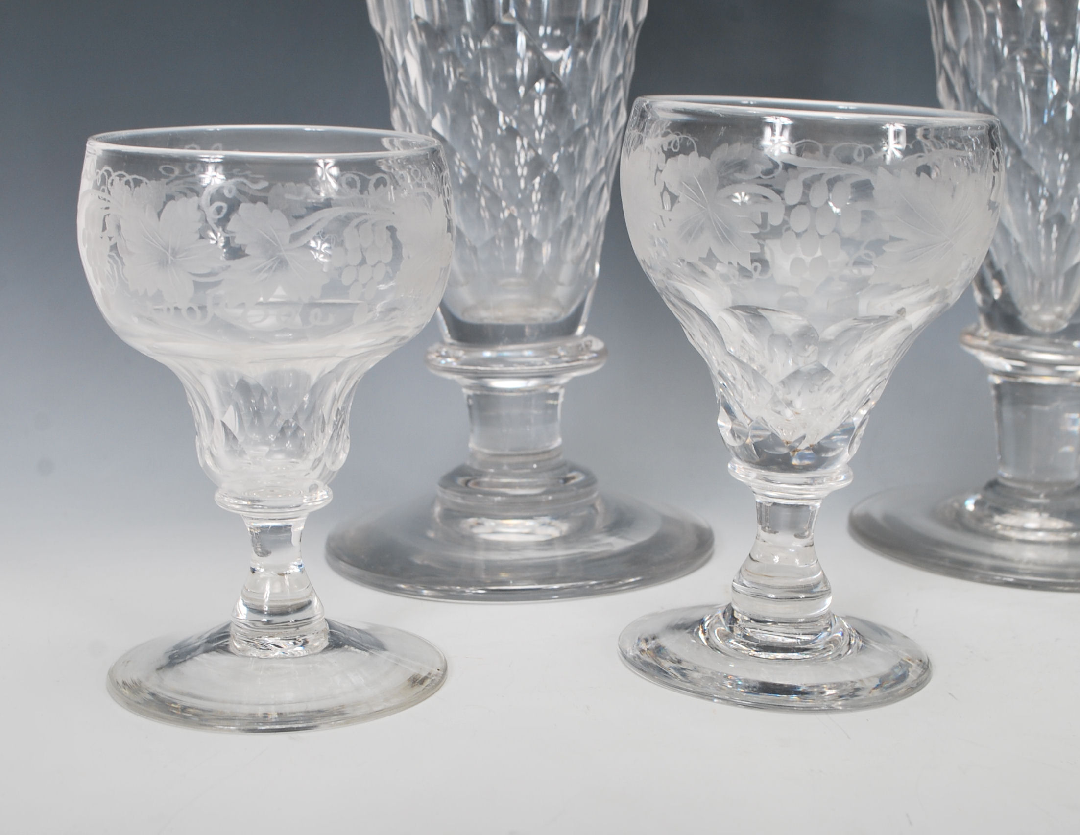 A good set of 6 acid etched 19th century sherry / port glasses. Each with circular foot having - Image 2 of 6