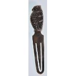 A stamped 925 silver bookmark with owl finial to the top. Measures 6.5cm tall. Weight 4.5g.