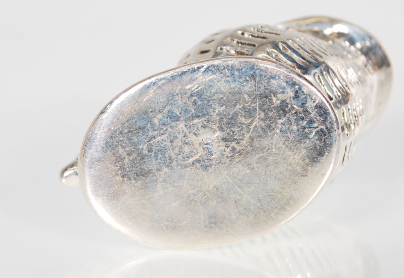 A stamped 925 silver pin cushion in the form of a conch shell raised on a footed base with a blue - Image 7 of 7