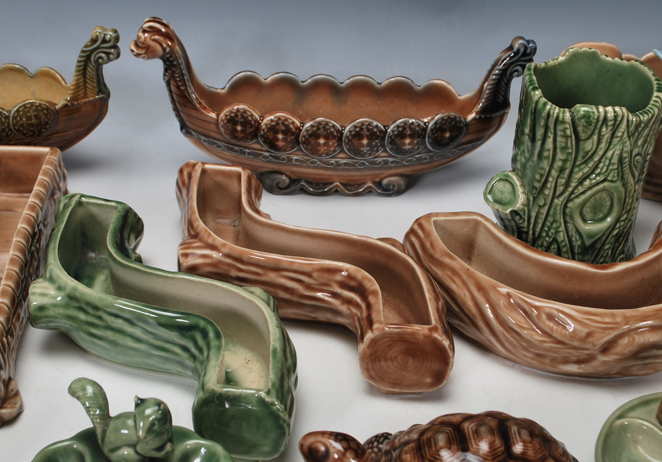 A collection of vintage 20th century Wade ceramics to include a green glazed pipe holder having an - Image 6 of 7