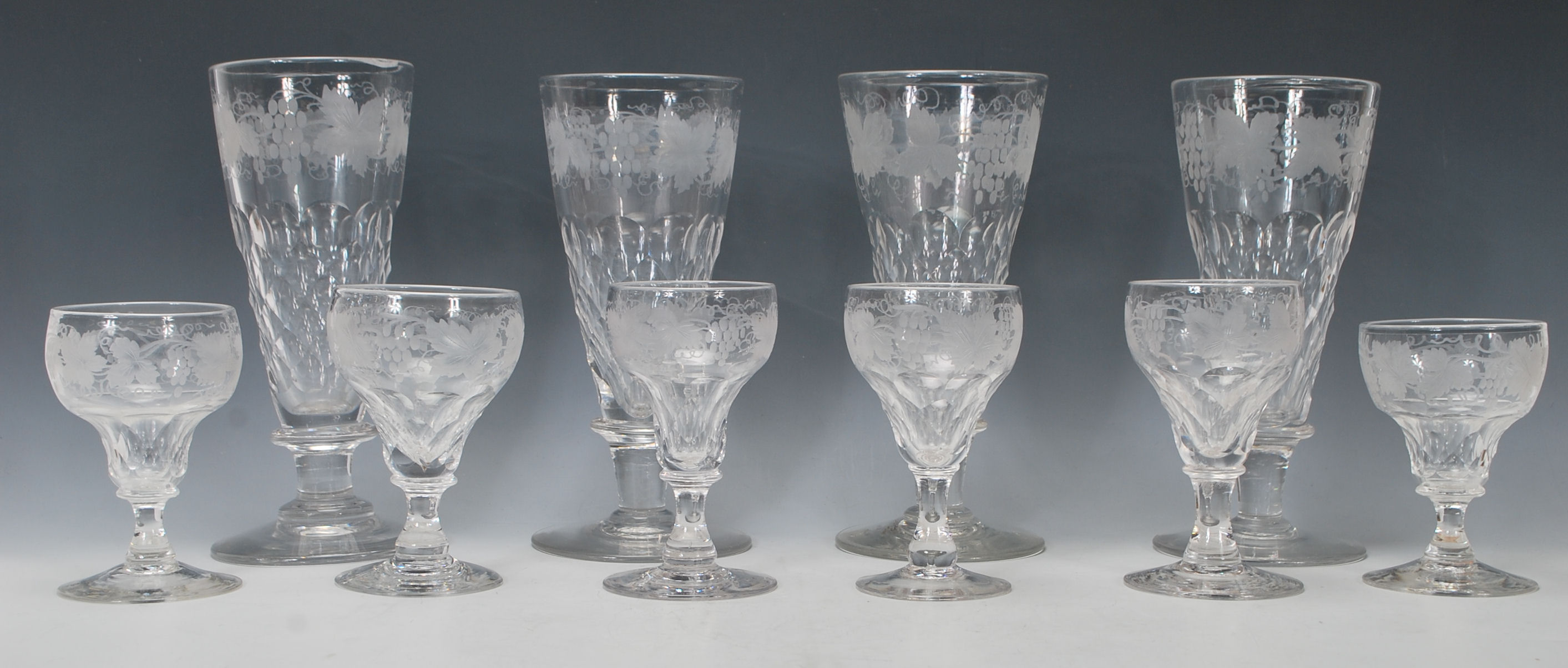 A good set of 6 acid etched 19th century sherry / port glasses. Each with circular foot having