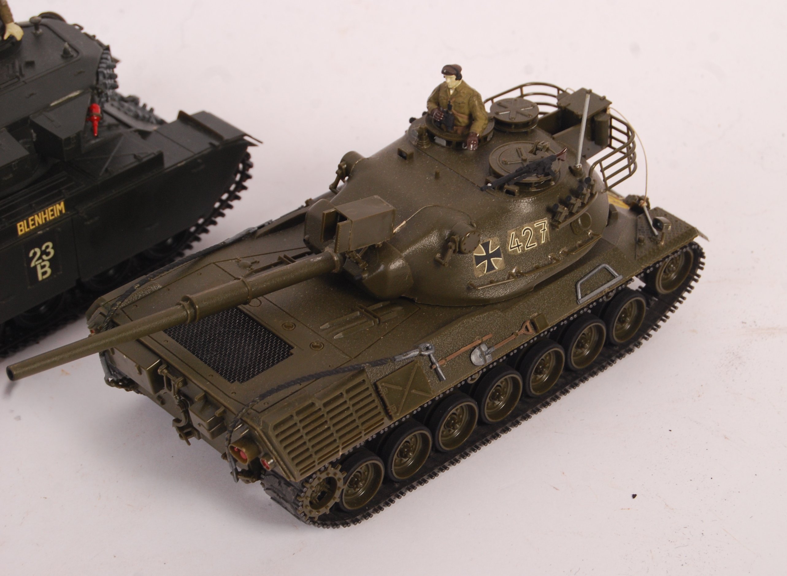 COLLECTION OF 4X JAPANESE 1/35 SCALE MODEL TANKS - Image 5 of 11