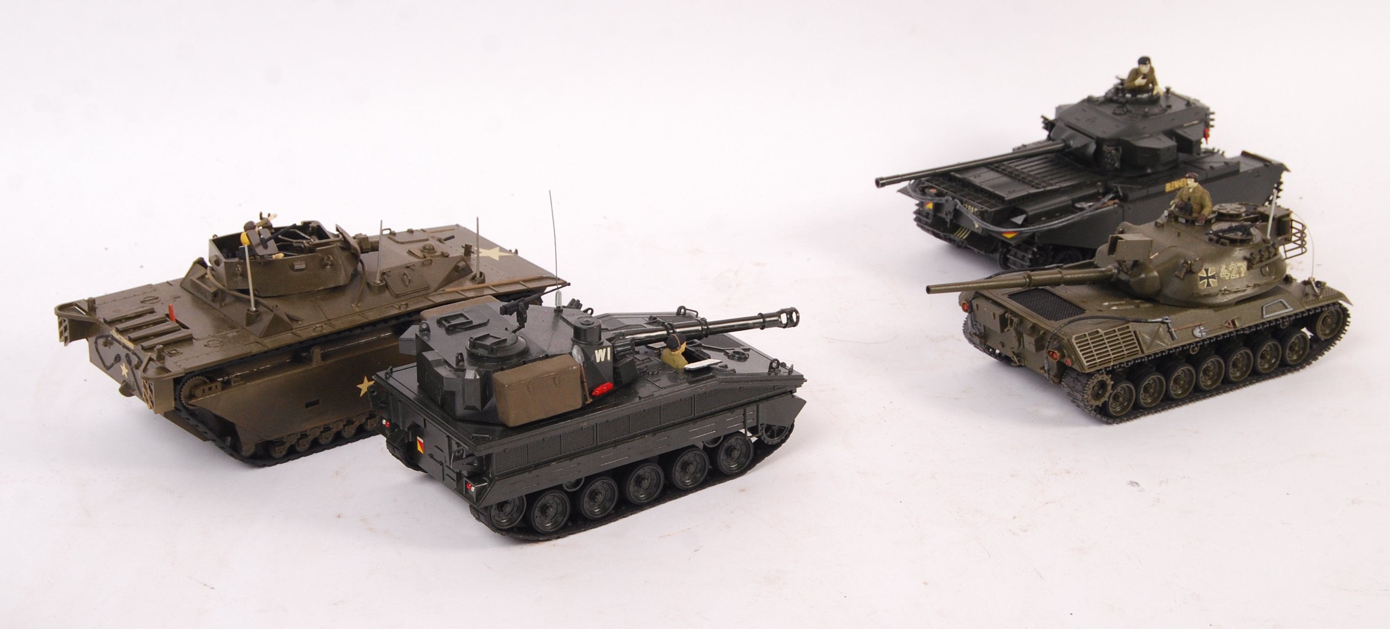 COLLECTION OF 4X JAPANESE 1/35 SCALE MODEL TANKS - Image 11 of 11