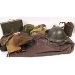 GOOD COLLECTION OF ASSORTED 20TH CENTURY MILITARIA