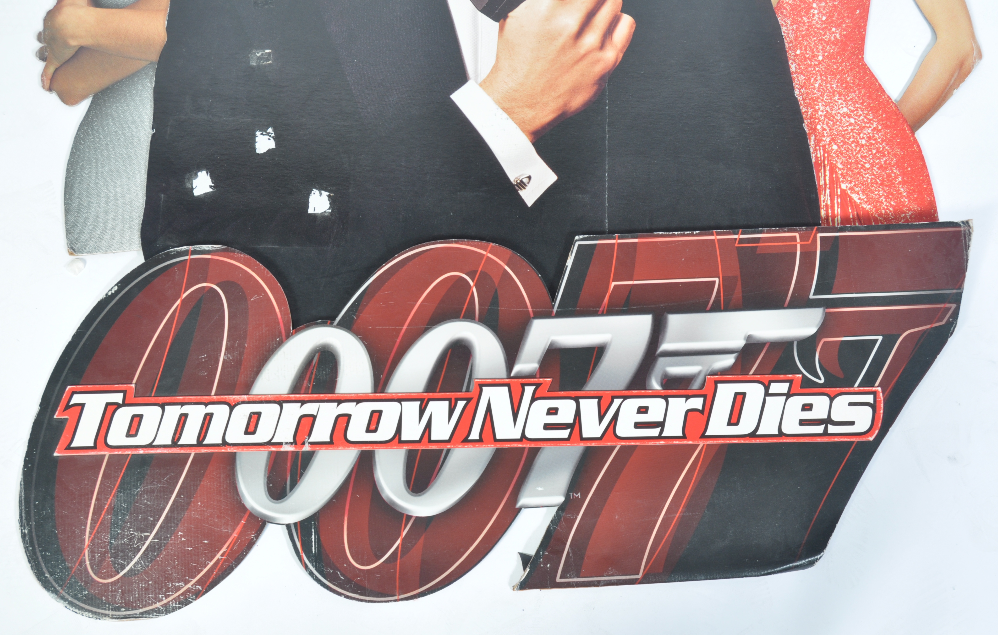 JAMES BOND TOMORROW NEVER DIES CARDBOARD CUT OUT P - Image 5 of 6