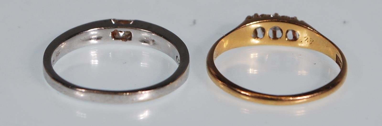 TWO 18CT GOLD AND DIAMOND RINGS TO INCLUDE SOLITAI - Image 3 of 4