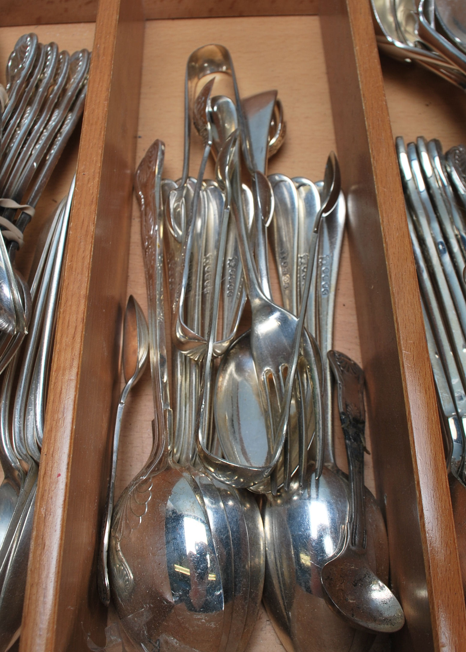 A collection of silver-plated flatware of good qua - Image 2 of 4