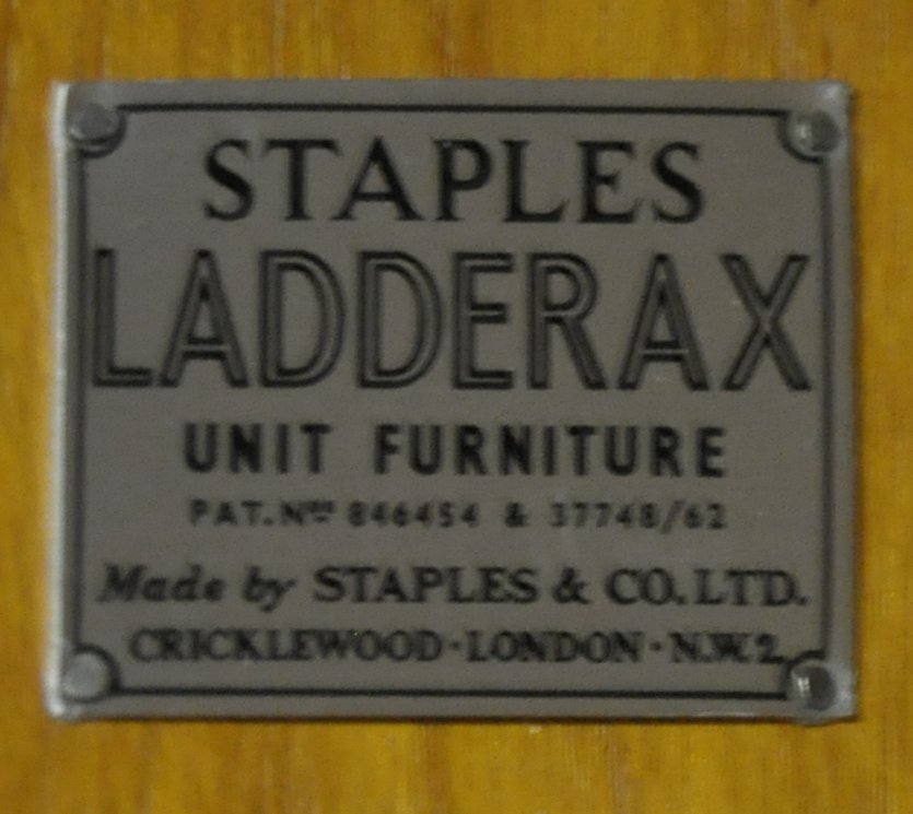 STAPLES LADDERAX 1970'S SINGLE BAY TEAK WALL MODULAR SYSTEM - Image 4 of 4