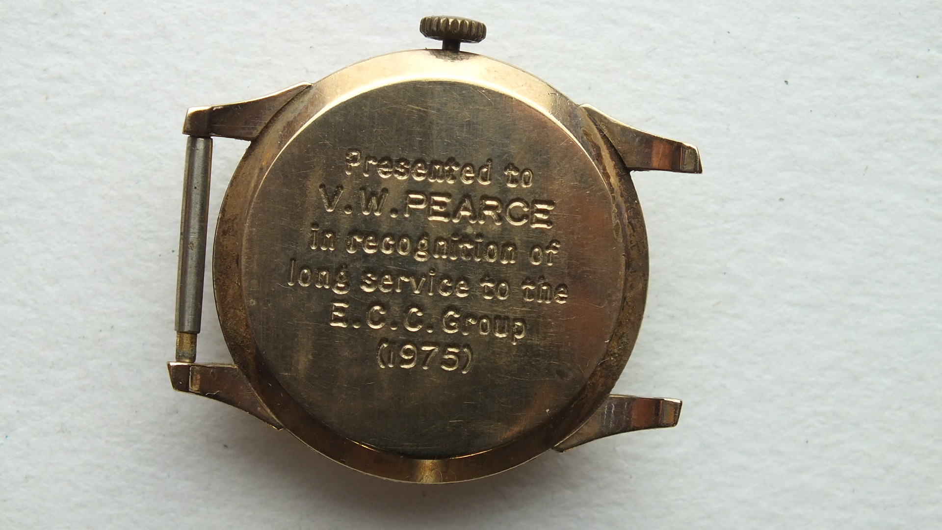 Thomas Russell & Son, a 1970's gents 9ct-gold-cased wrist watch, 20g, with inscription to back, - Image 3 of 4