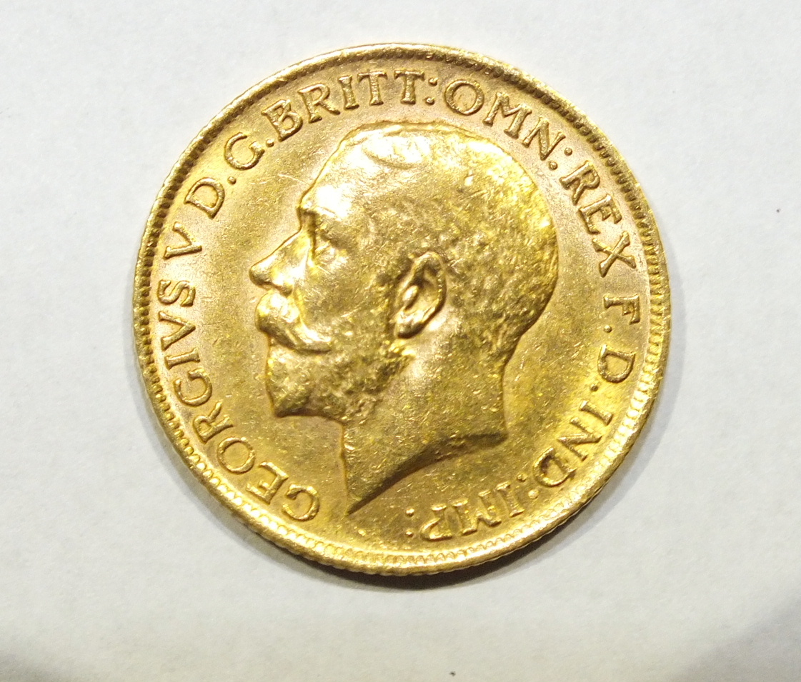 A George V 1914 gold sovereign. - Image 2 of 2