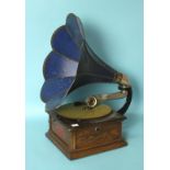 An early-20th century Standard Talking Machine Co. Standard Model A horn table-top gramophone, the