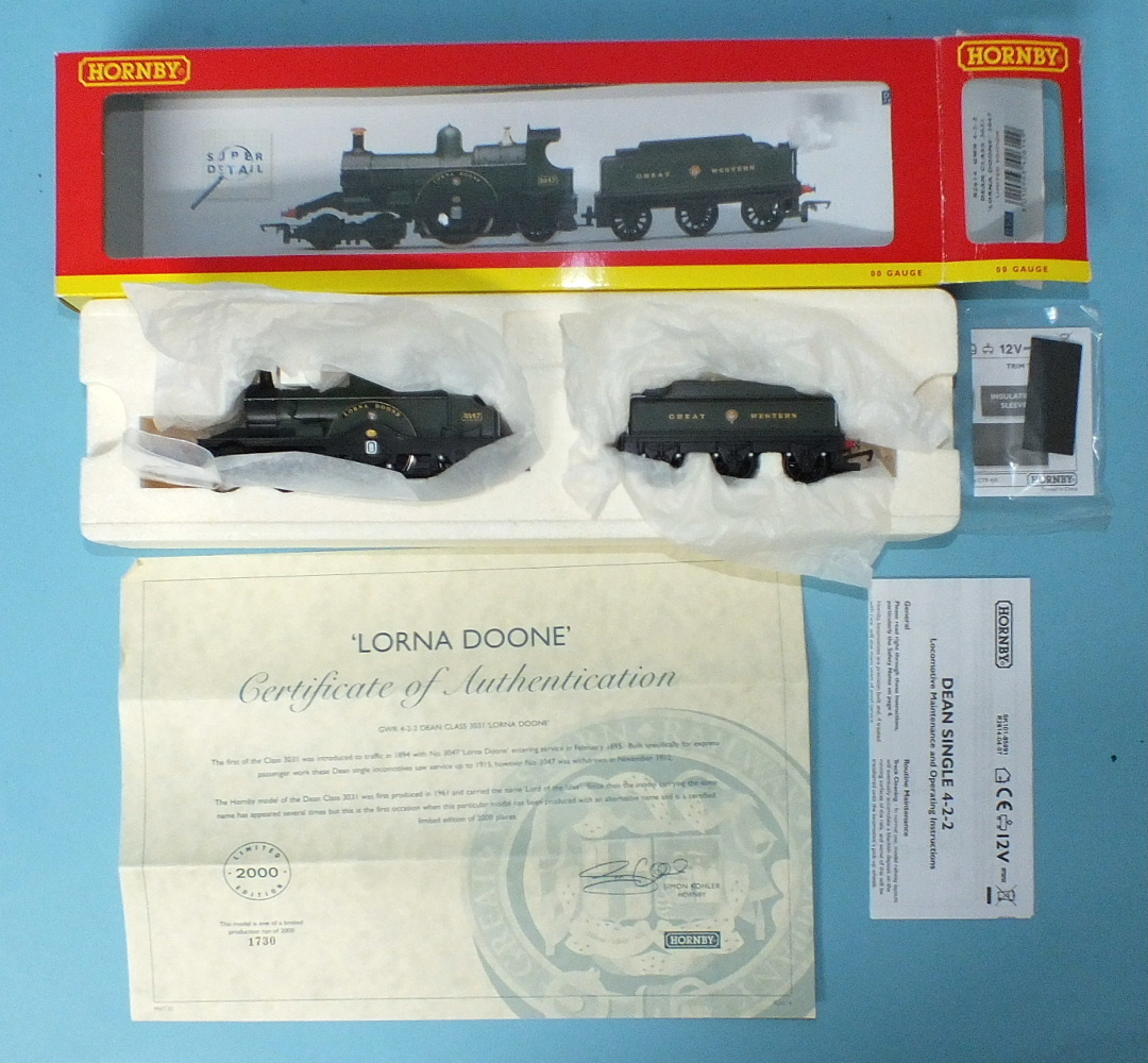 Hornby OO gauge, R2614 Dean Class 4-2-2 GWR green locomotive RN3047 "Lorna Doone", limited edition