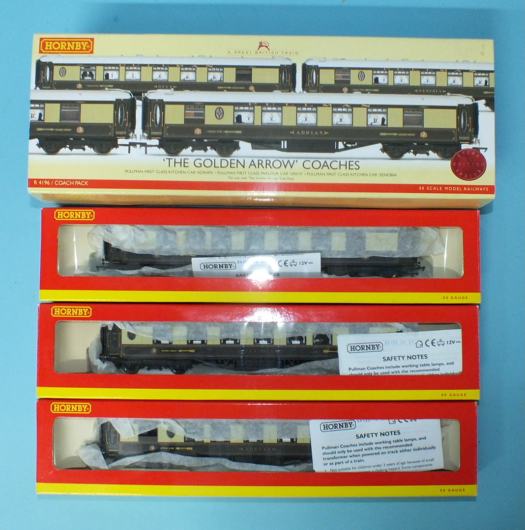 Hornby OO gauge, R4196 Golden Arrow Pullman coaches 3-coach pack, (boxed).