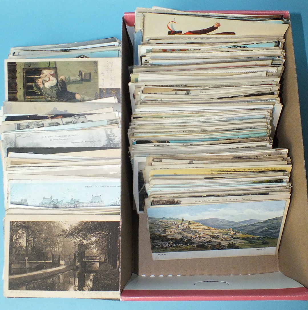 Approximately 1120 loose foreign topographical postcards. - Image 4 of 4