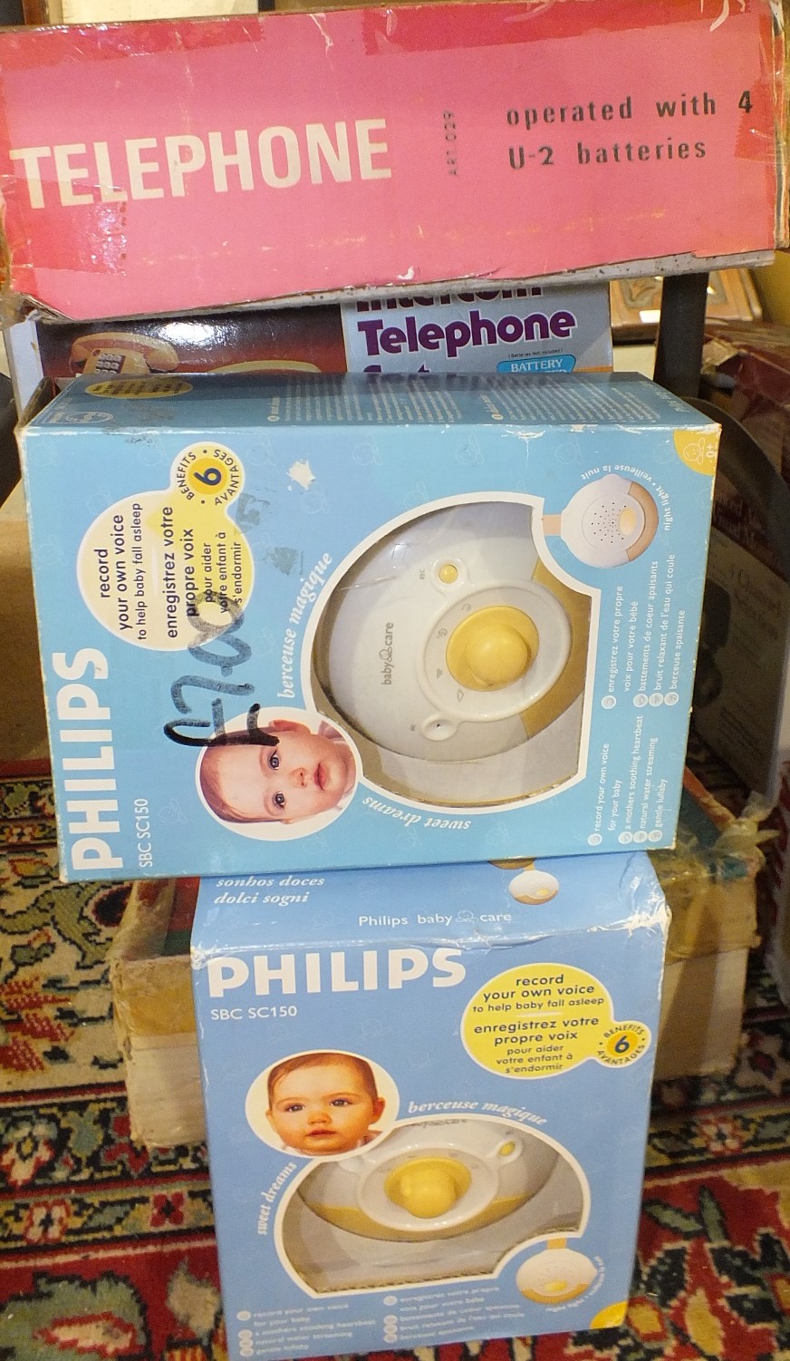 A collection of battery operated intercom home phones and toy phones, including Karraro - Image 2 of 3