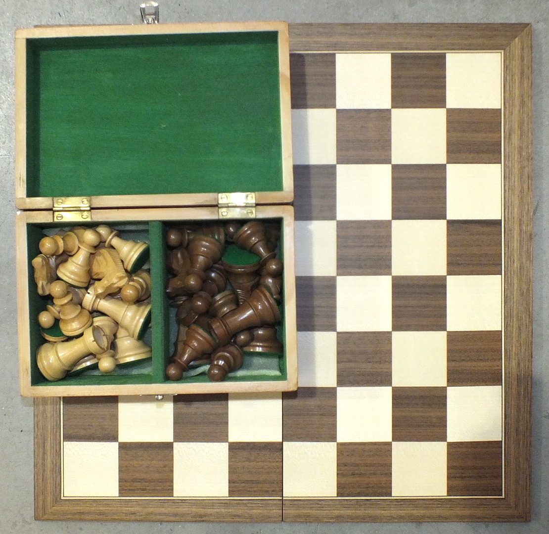 A similar modern Staunton-style chess set in fitted box and a modern chess board, 45cm square.