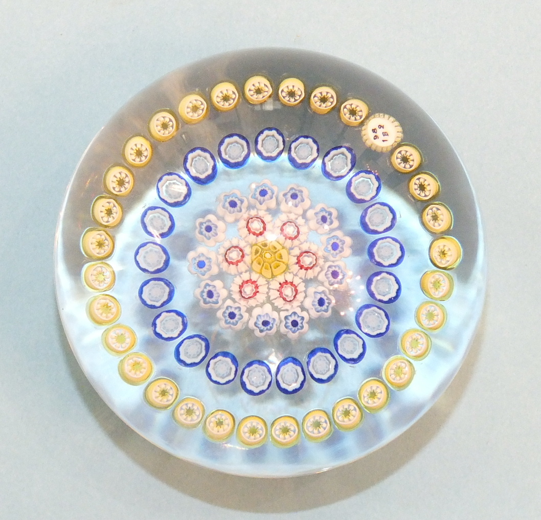 A modern unlimited Baccarat glass millefiore paperweight, with factory mark, dated 1982. - Image 2 of 5