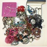 A quantity of costume jewellery.