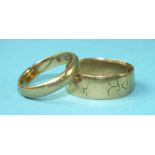 Two 18ct gold wedding bands, sizes M and S, 8.8g, (2).