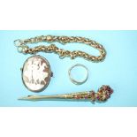 A 9ct gold ring, size O, 2.7g, a gilt metal brooch in the form of a quill pen set rubies (and two