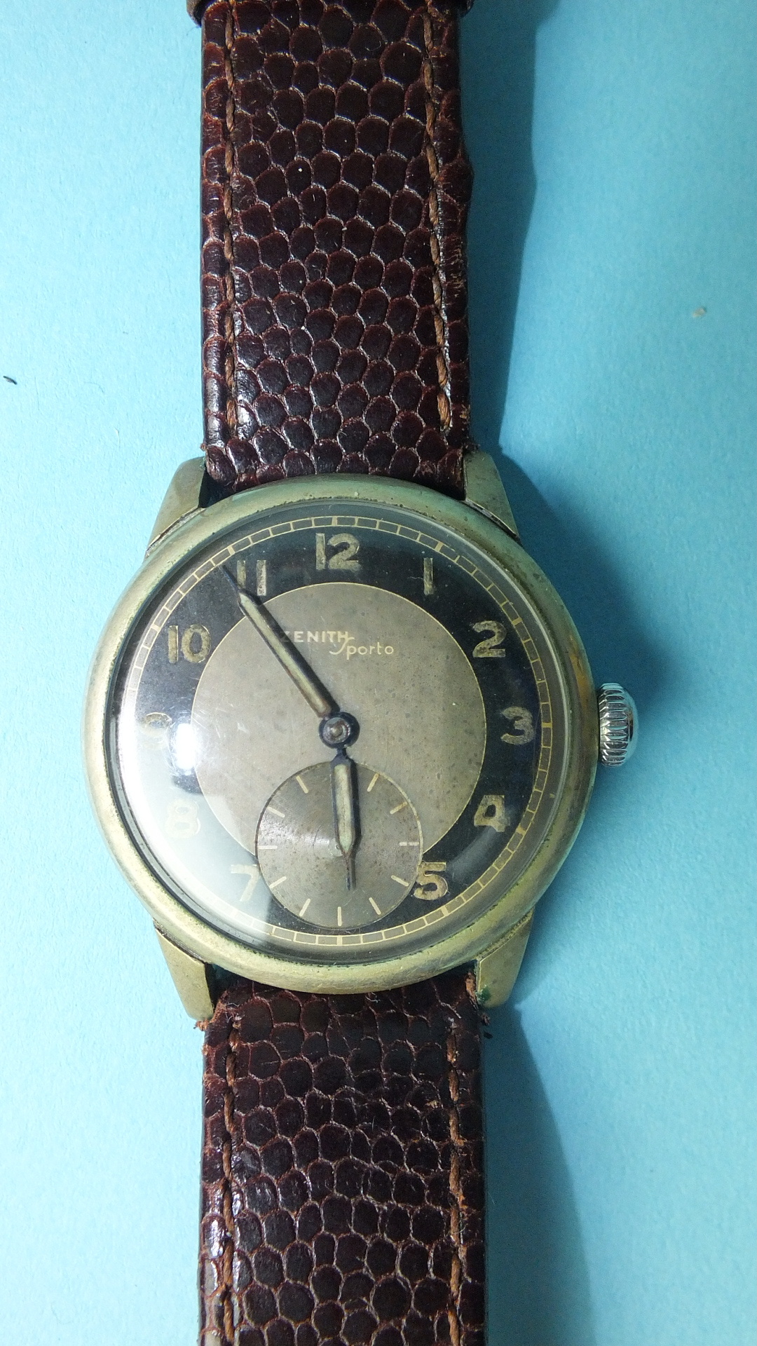 Zenith, a gent's Zenith Sporto wrist watch, the two-tone dial with Arabic numerals and seconds