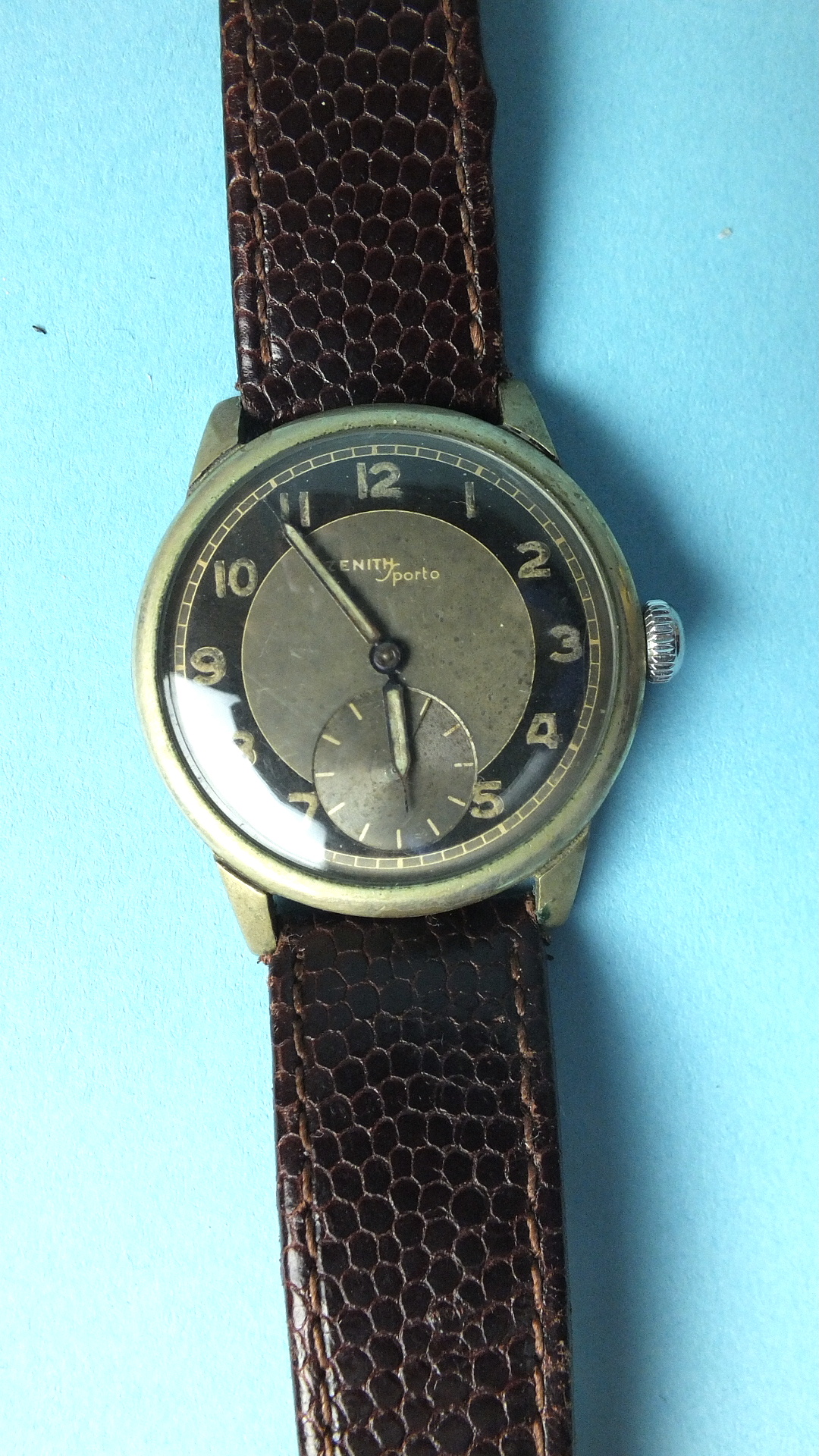 Zenith, a gent's Zenith Sporto wrist watch, the two-tone dial with Arabic numerals and seconds - Image 2 of 3