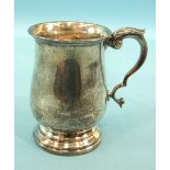 A modern small baluster tankard with acanthus scroll handle, 11cm high, Sheffield 1969, ___7oz.