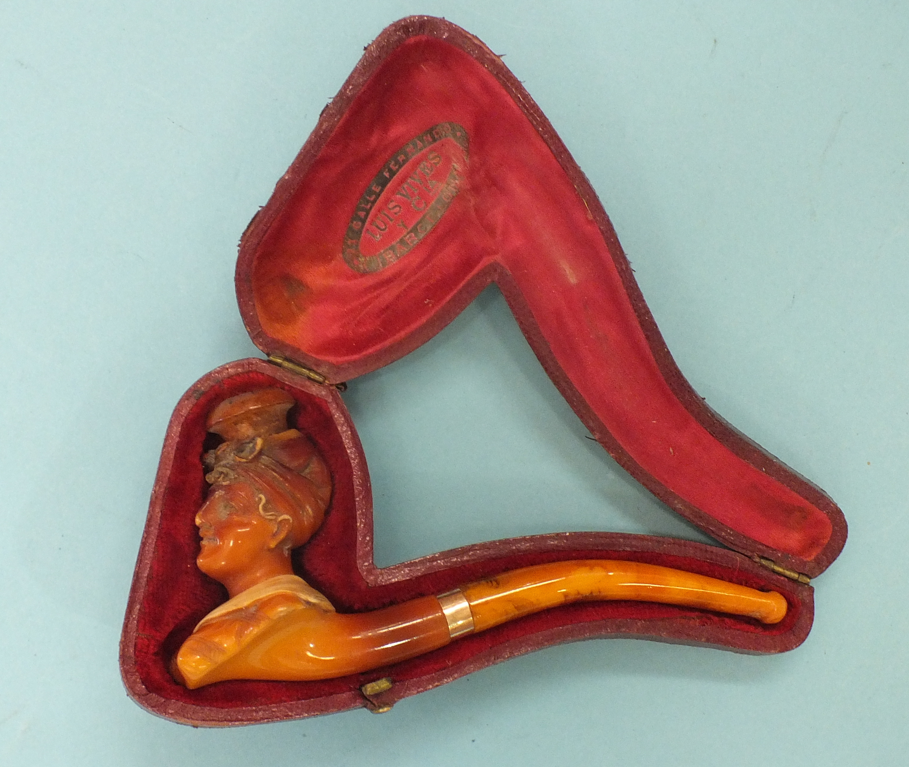 A meerschaum pipe, the head and shoulders of a young woman, in case marked Luis Vives y C'a, 11.