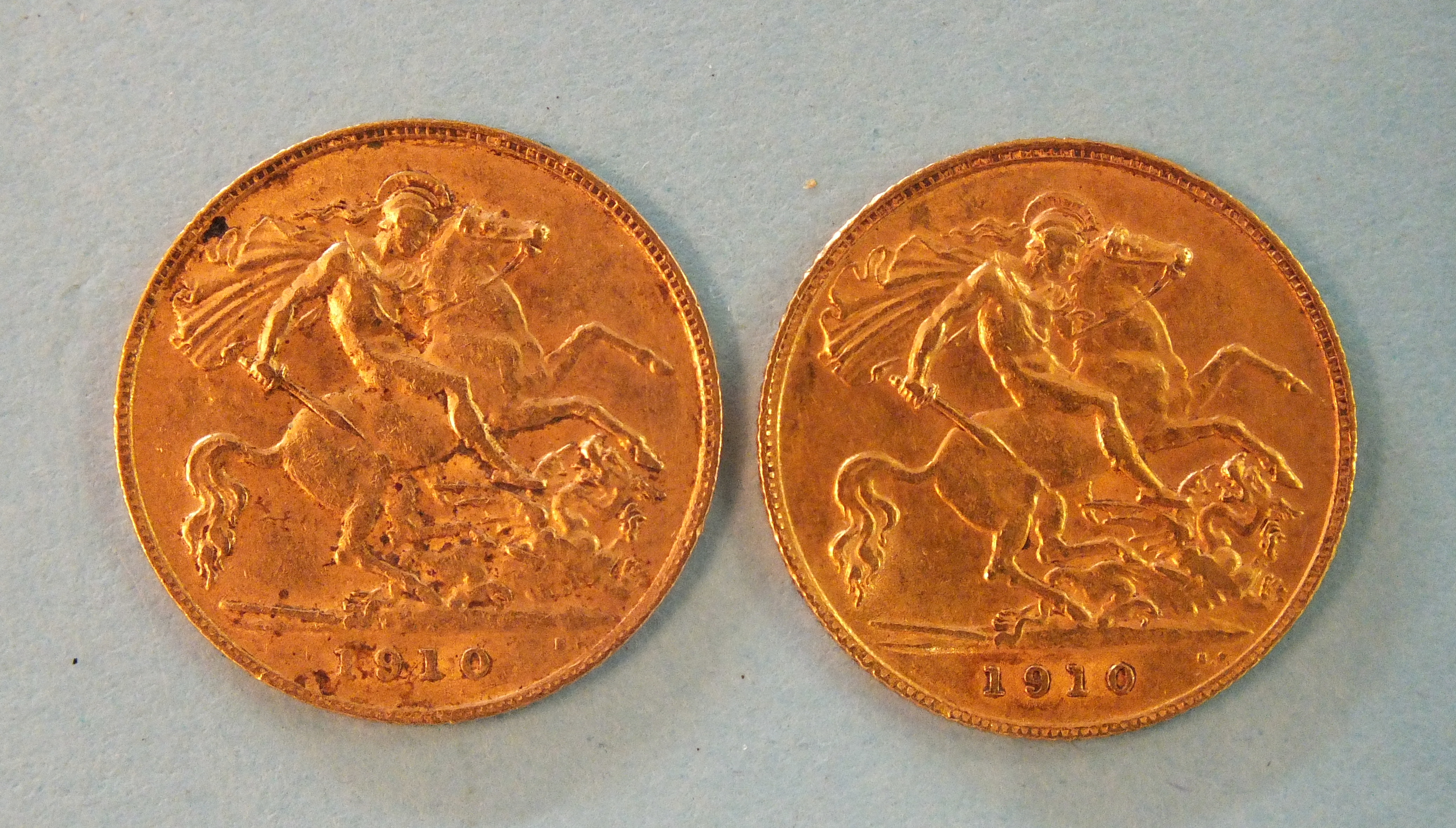 Two Edward VII 1910 gold half sovereigns, (2).