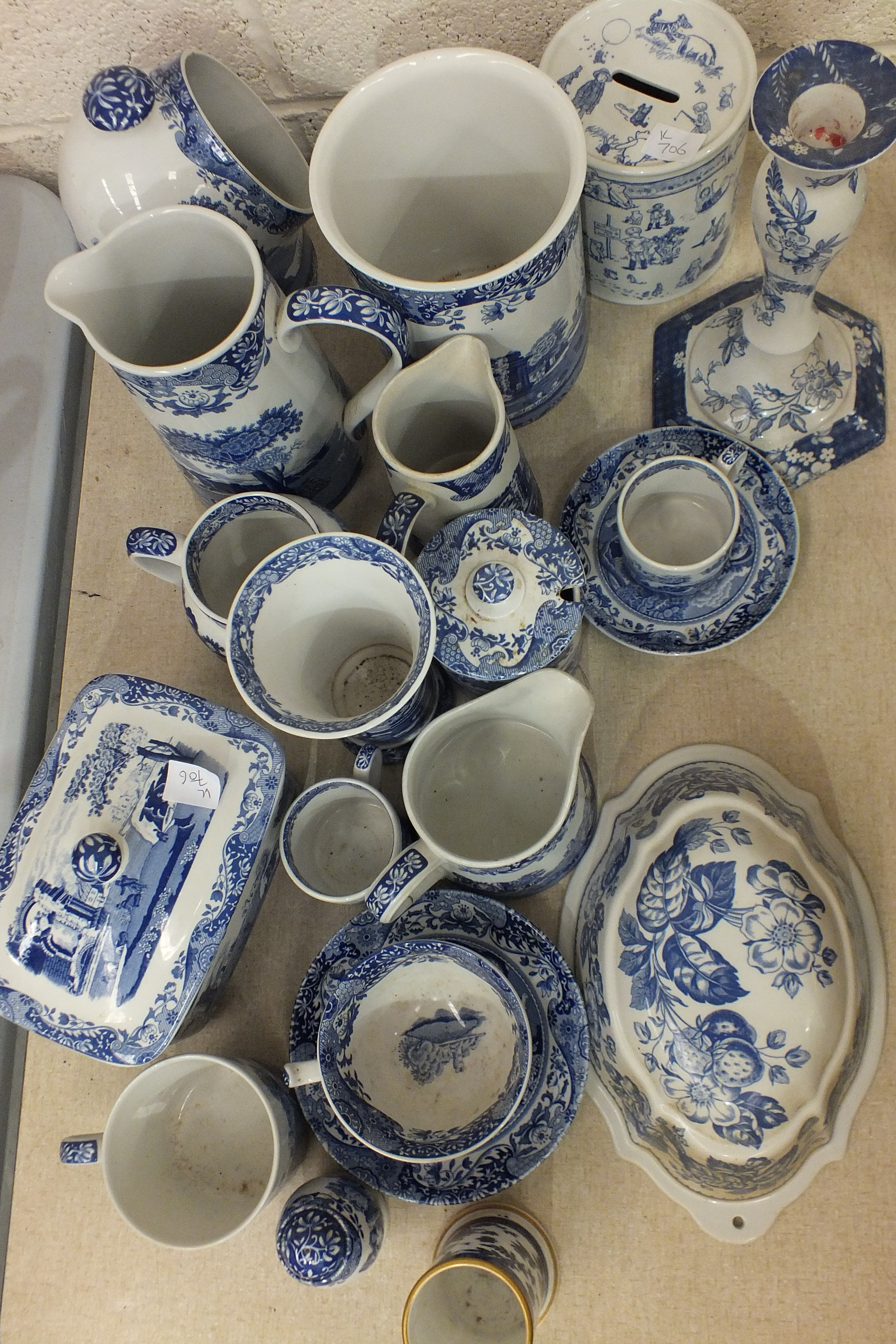 A collection of modern Spode Italian pattern table ware and other ceramics.