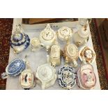 A blue and white Spode willow pattern teapot and twelve others, (13).