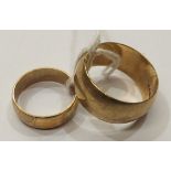 Two 9ct gold wedding bands, sizes L½ and U, 11g, (2).