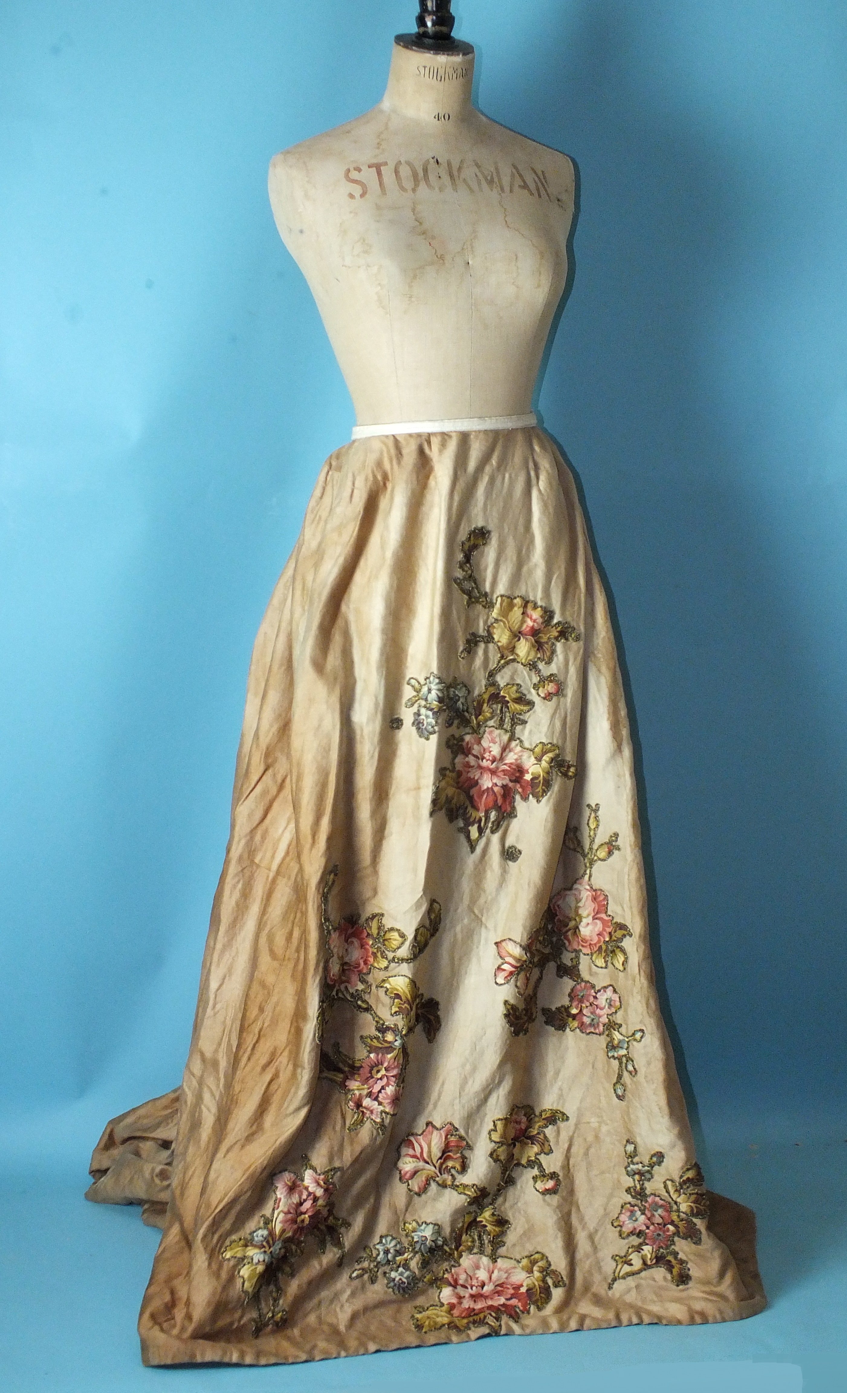 An 18th century ivory silk bodice in very poor condition, with late additions of lace, a 19th - Image 2 of 5