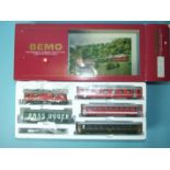Bemo, 7258 140 Glacier Express Startset, comprising GE 4/4 11 Arosa RhB and four wagons, (boxed).