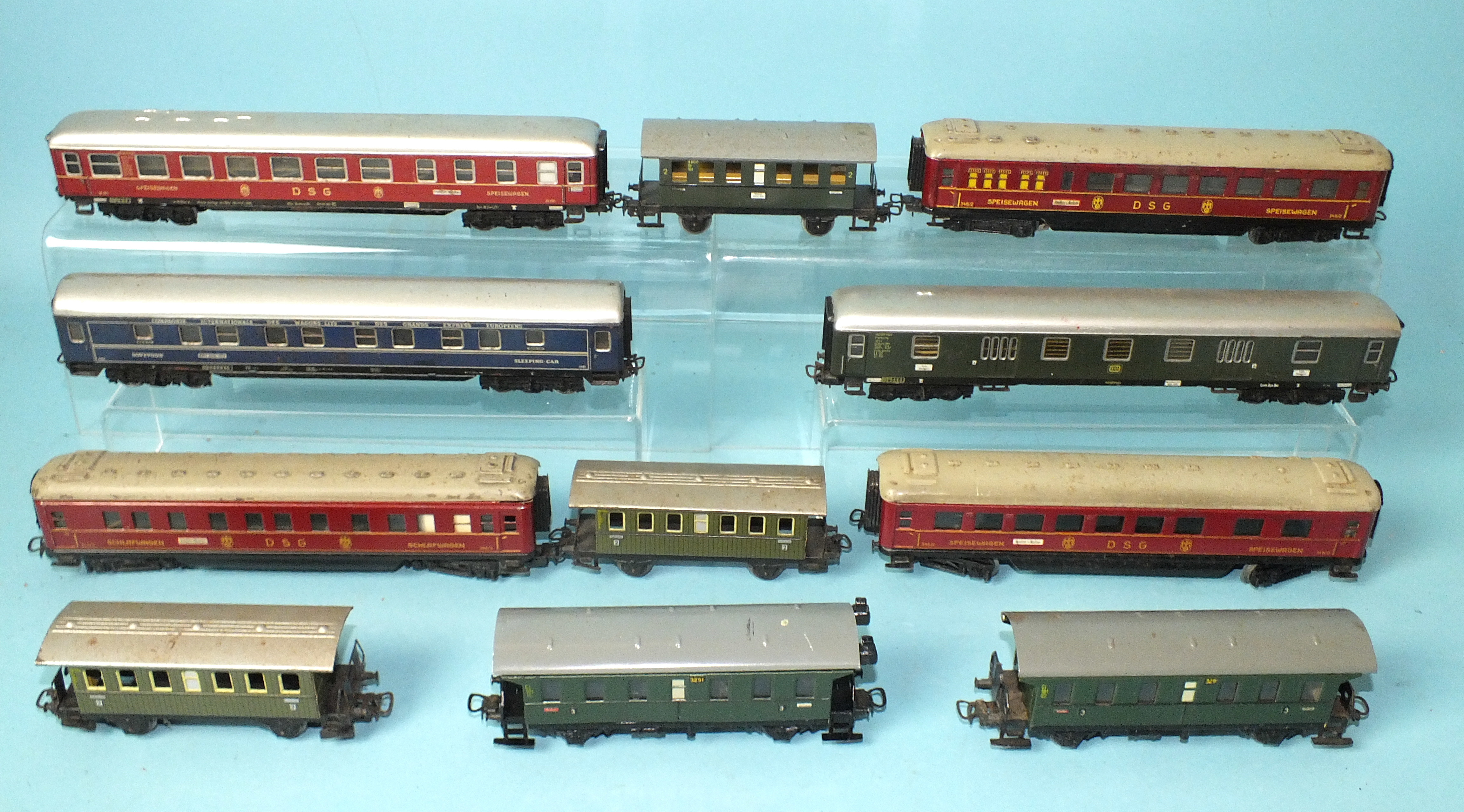 Märklin HO gauge, four boxed DSG coaches and thirteen various unboxed tinplate coaches. - Image 2 of 2