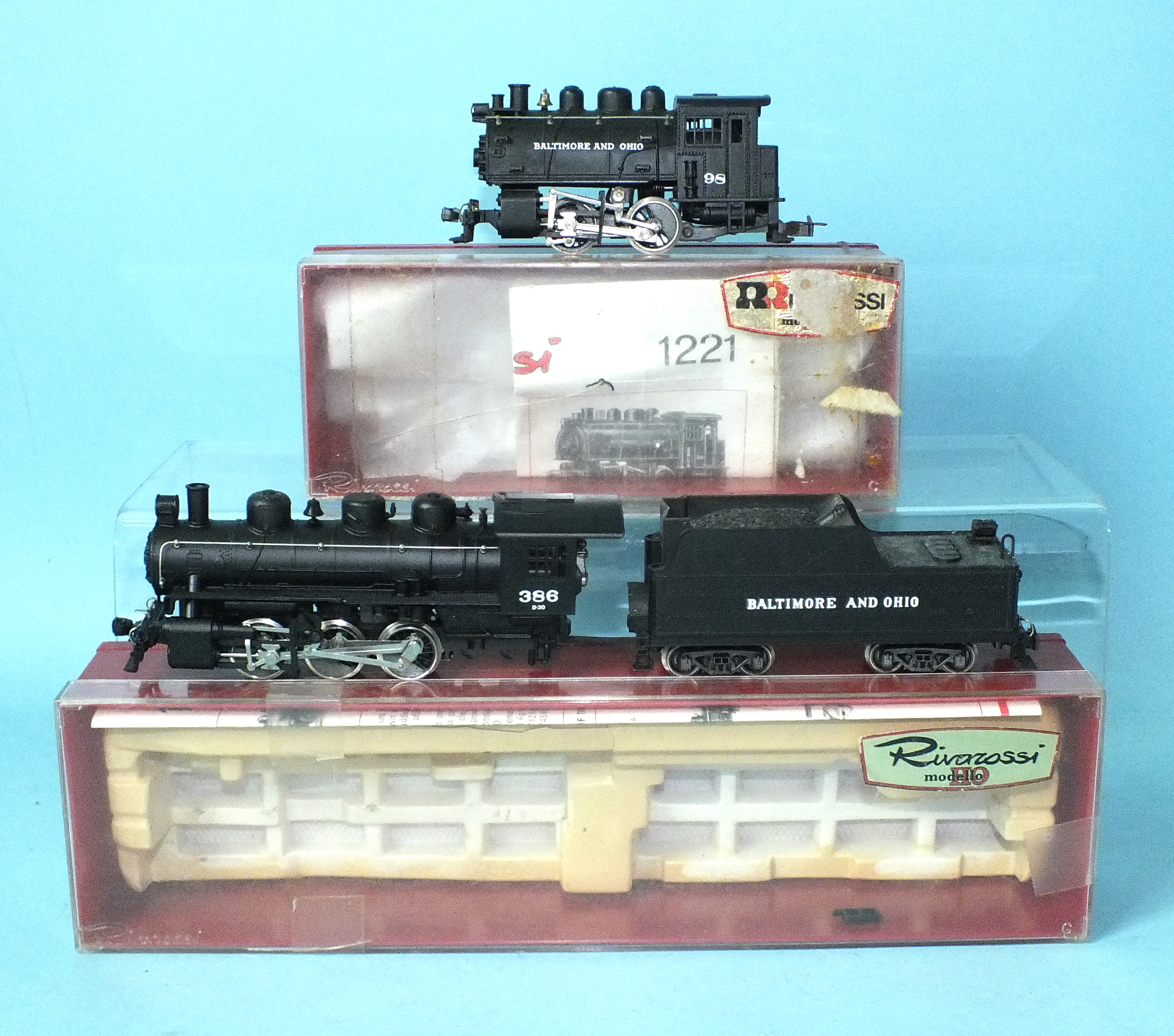 Rivarossi HO gauge, two Baltimore and Ohio locomotives 1264 0-6-0 locomotive and tender no.386 and