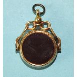 A Victorian 15ct gold swivel fob seal set cornelian/bloodstone, 9.8g.