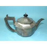 A plain octagonal teapot, Birmingham 1928, ___15oz inclusive.