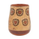 Gefäß-Keramik. NAZCA/PERU, 3.-9. Jh..Brauner Scherben mit beigefarbener Glasur und einer umlaufenden
