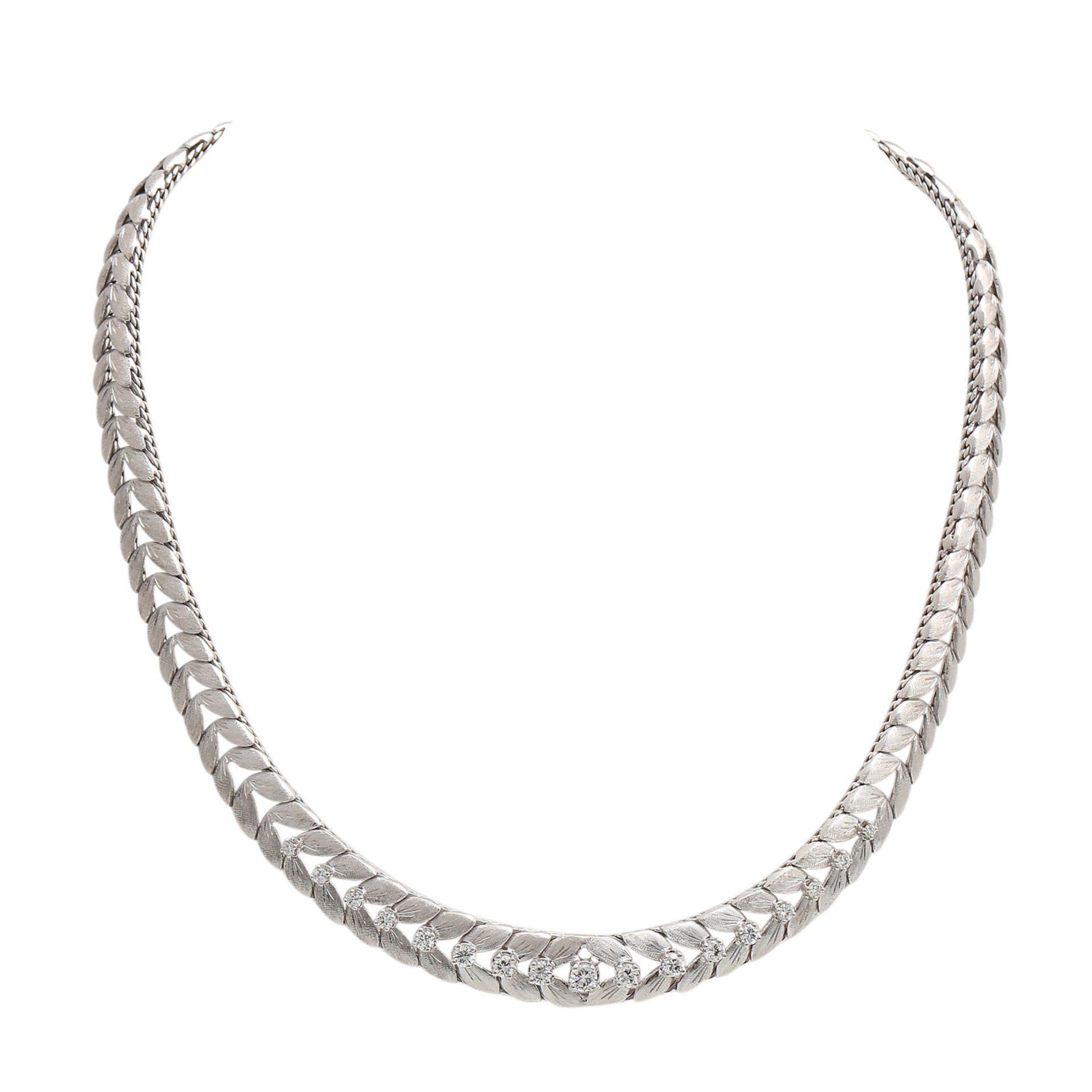 Collier mit 17 Brillanten, zus. ca. 1,35 ct,WEISS - LGW ( H - I ) / VS, WG 18K, L: ca. 42 cm,