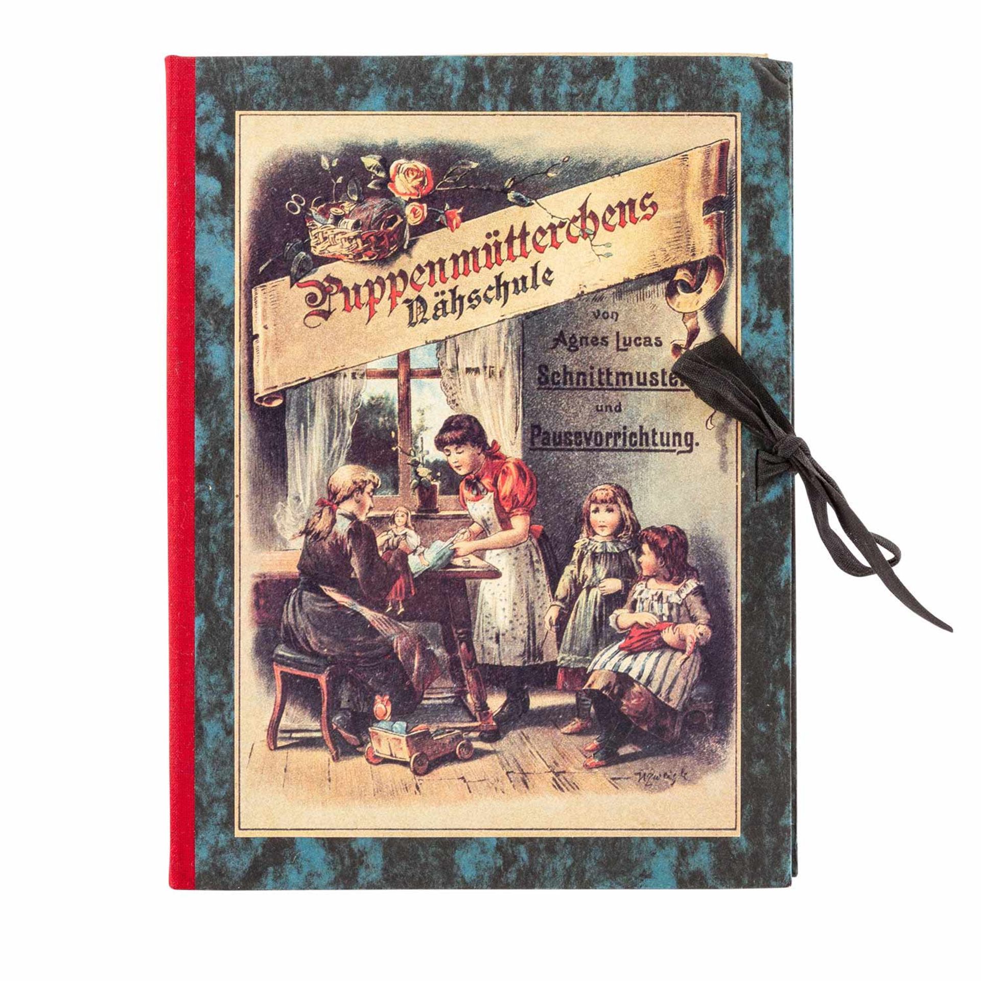 BUCH "Puppenmütterchens Nähschule"Puppenmütterchens Nähschule, eine Puppengeschichte und zugleich