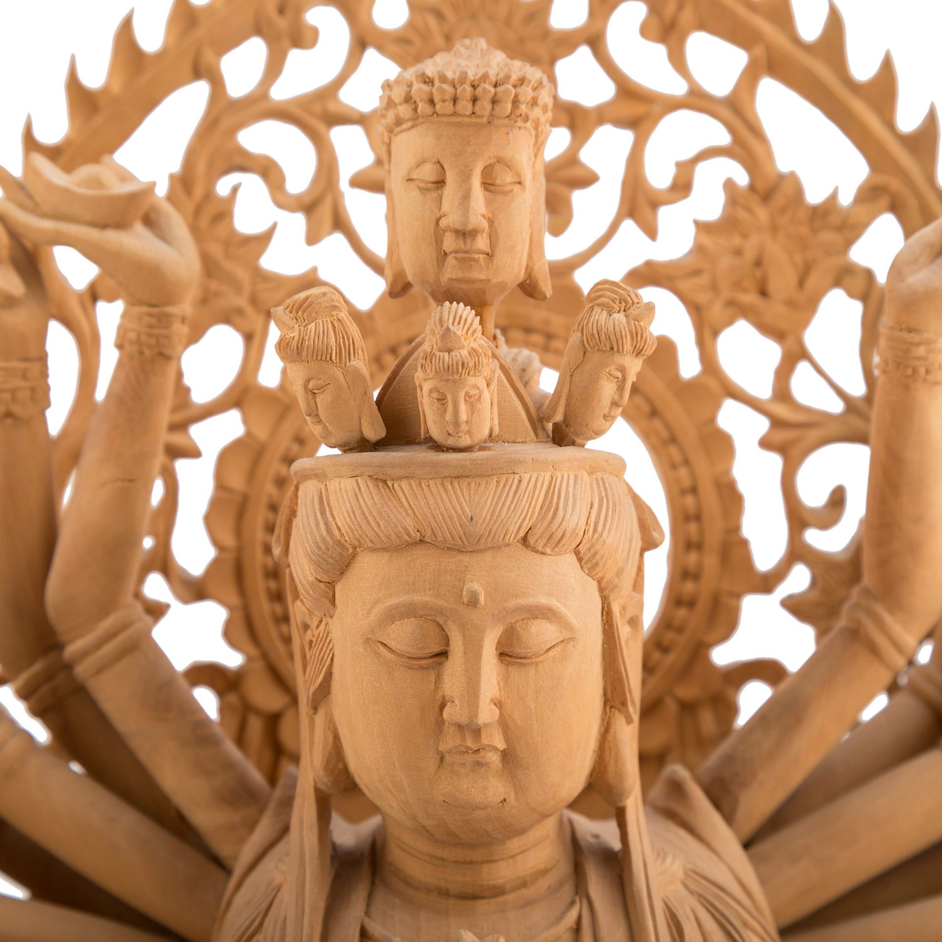 "Guanyin mit den 1000 Armen" aus Holz. CHINA, 20. Jh..Der Bodhisattva Guanyin sitzt im - Image 11 of 13