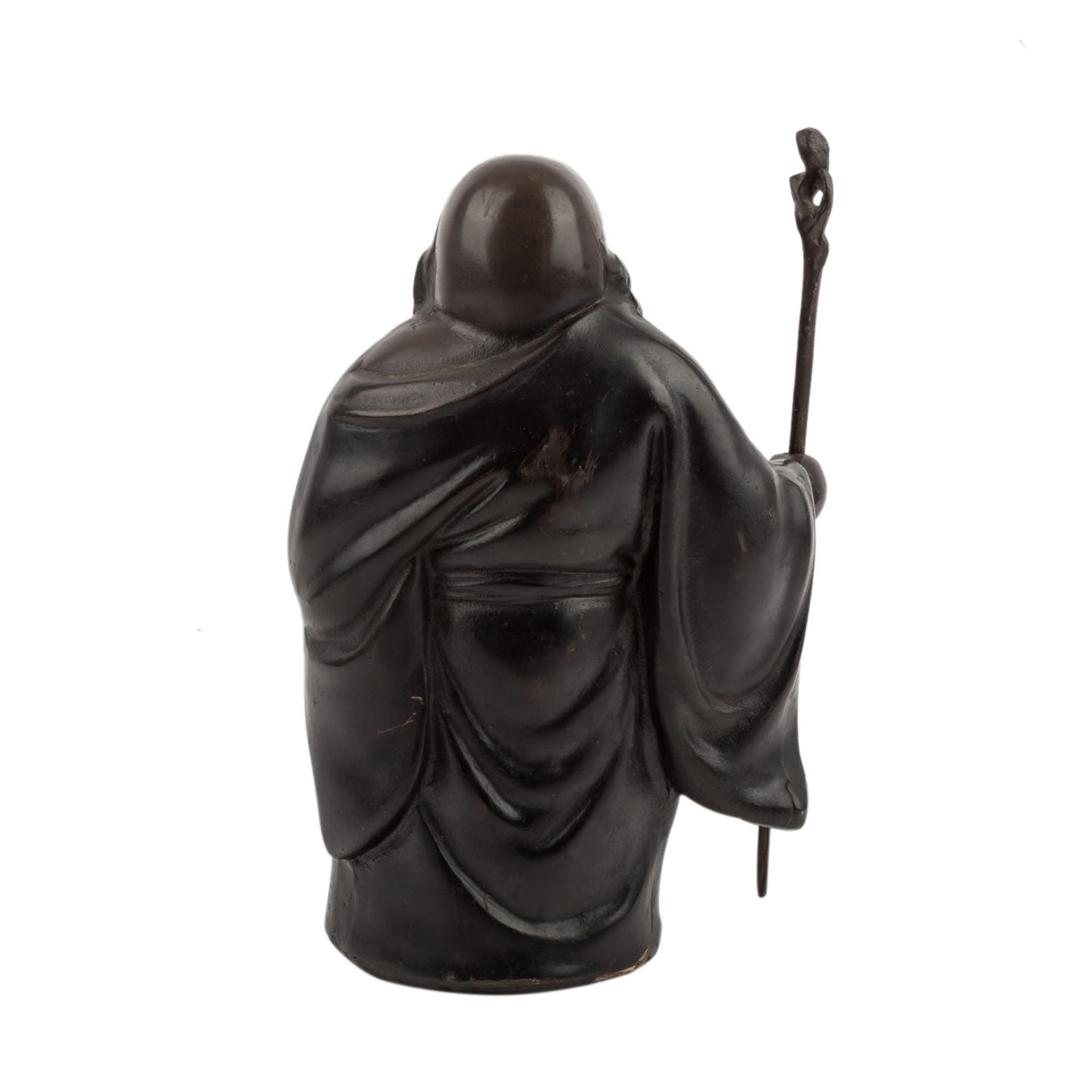 Hotei aus Bronze. JAPAN, 20. Jh..Stehende Laughing Buddha Darstellung mit dickem, nacktem Bauch - Image 3 of 6