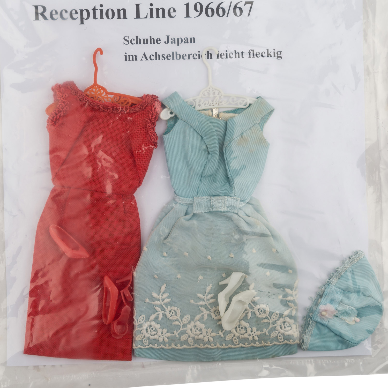 MATTEL u.a. Bekleidung und Zubehör, meist 1960er/70er Jahre,u.a. Outfit Reception Line, Red - Image 3 of 9
