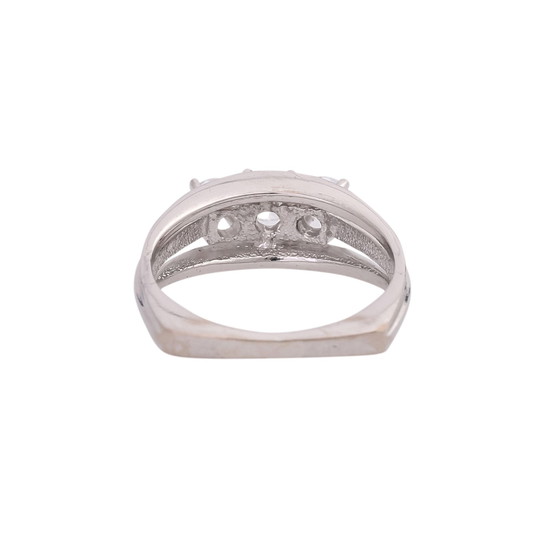 Ring mit 3 Brillanten zus. ca. 0,6 ctWEIß (H)/VS-SI, WG. Leichte Tragespuren. RW: ca. 53. Gewicht - Bild 4 aus 4